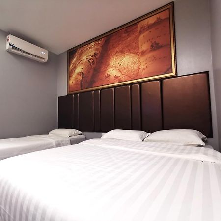 Zenz Hotel Kulai Exteriör bild