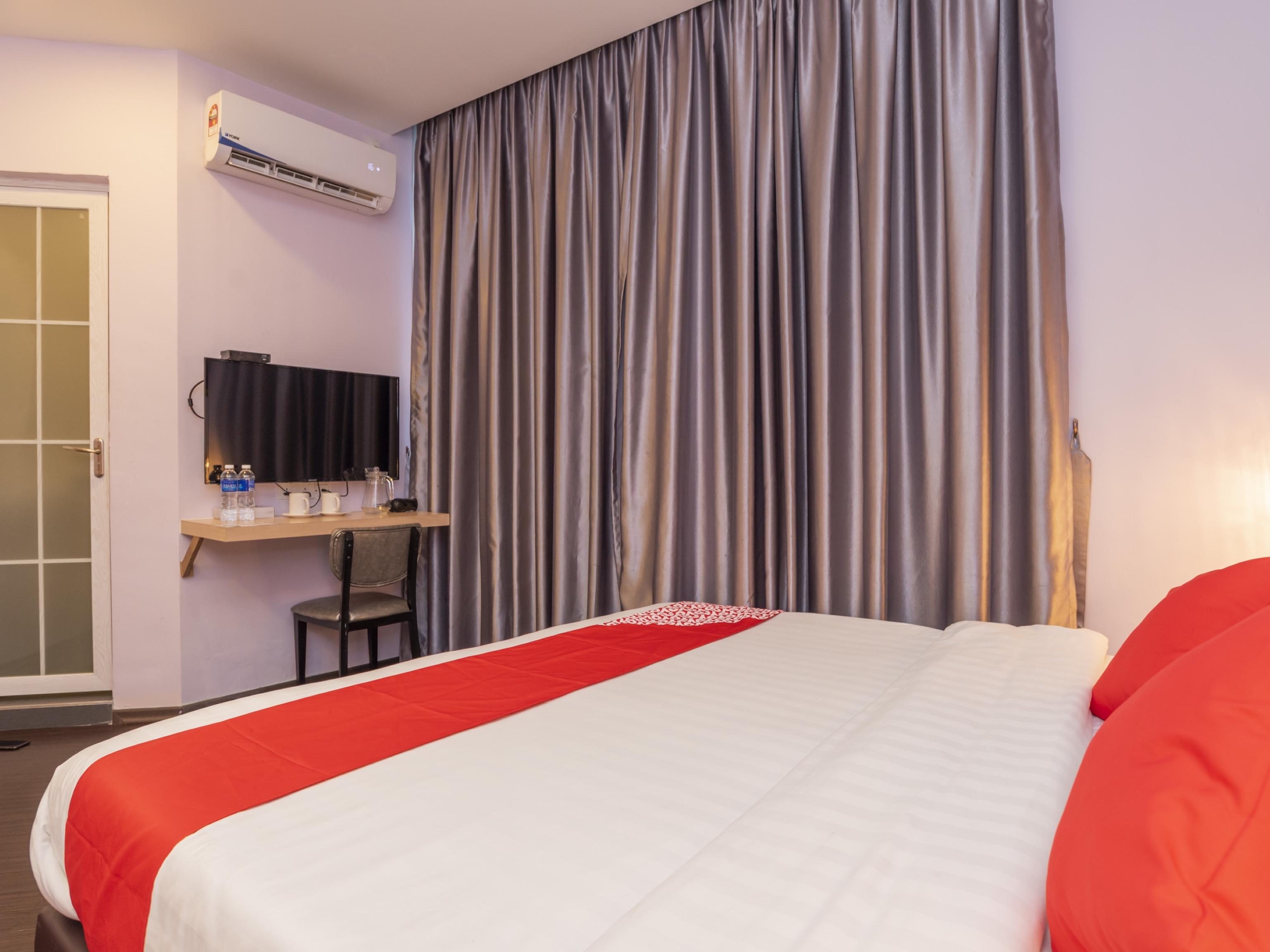 Zenz Hotel Kulai Exteriör bild