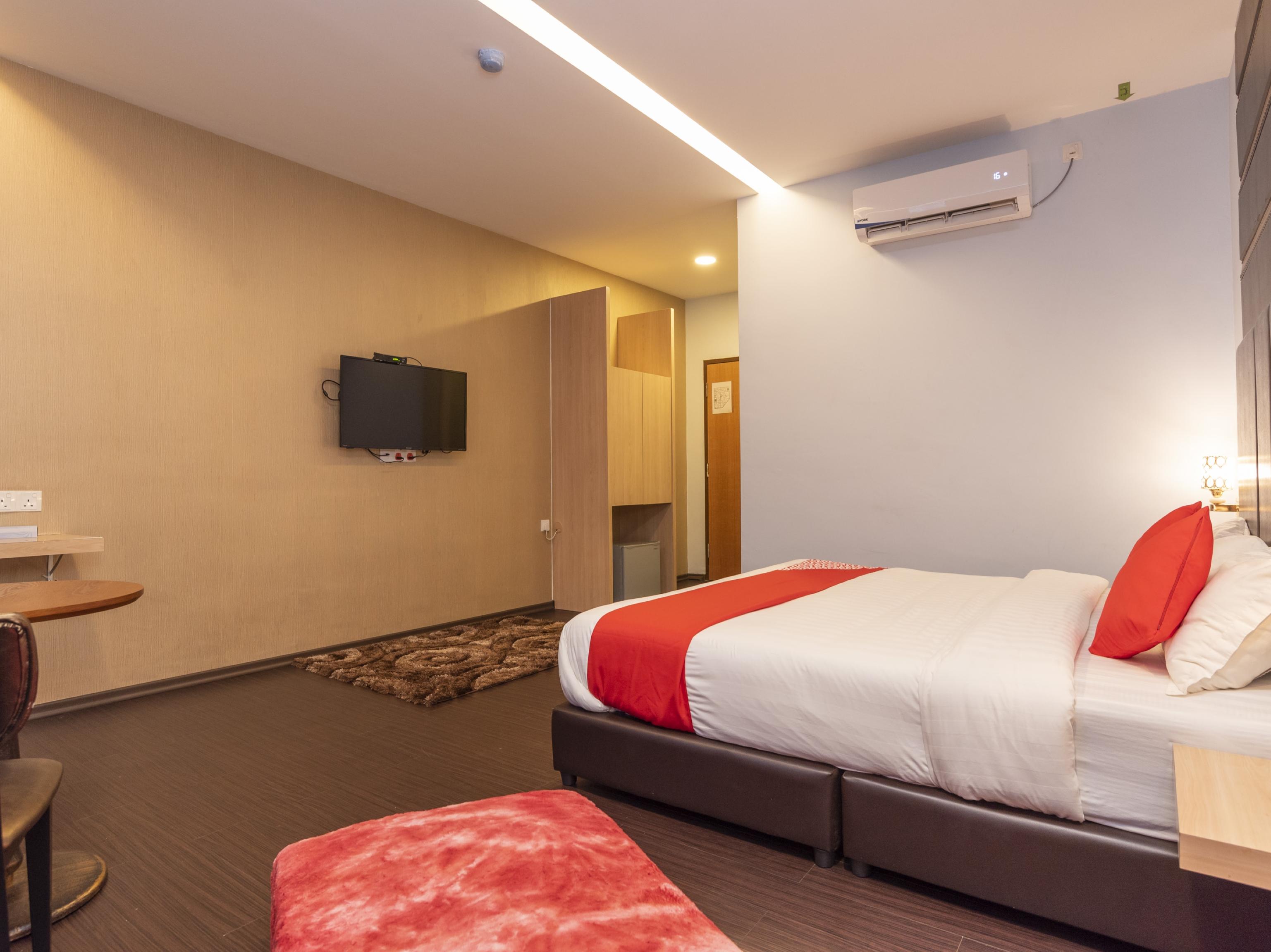 Zenz Hotel Kulai Exteriör bild