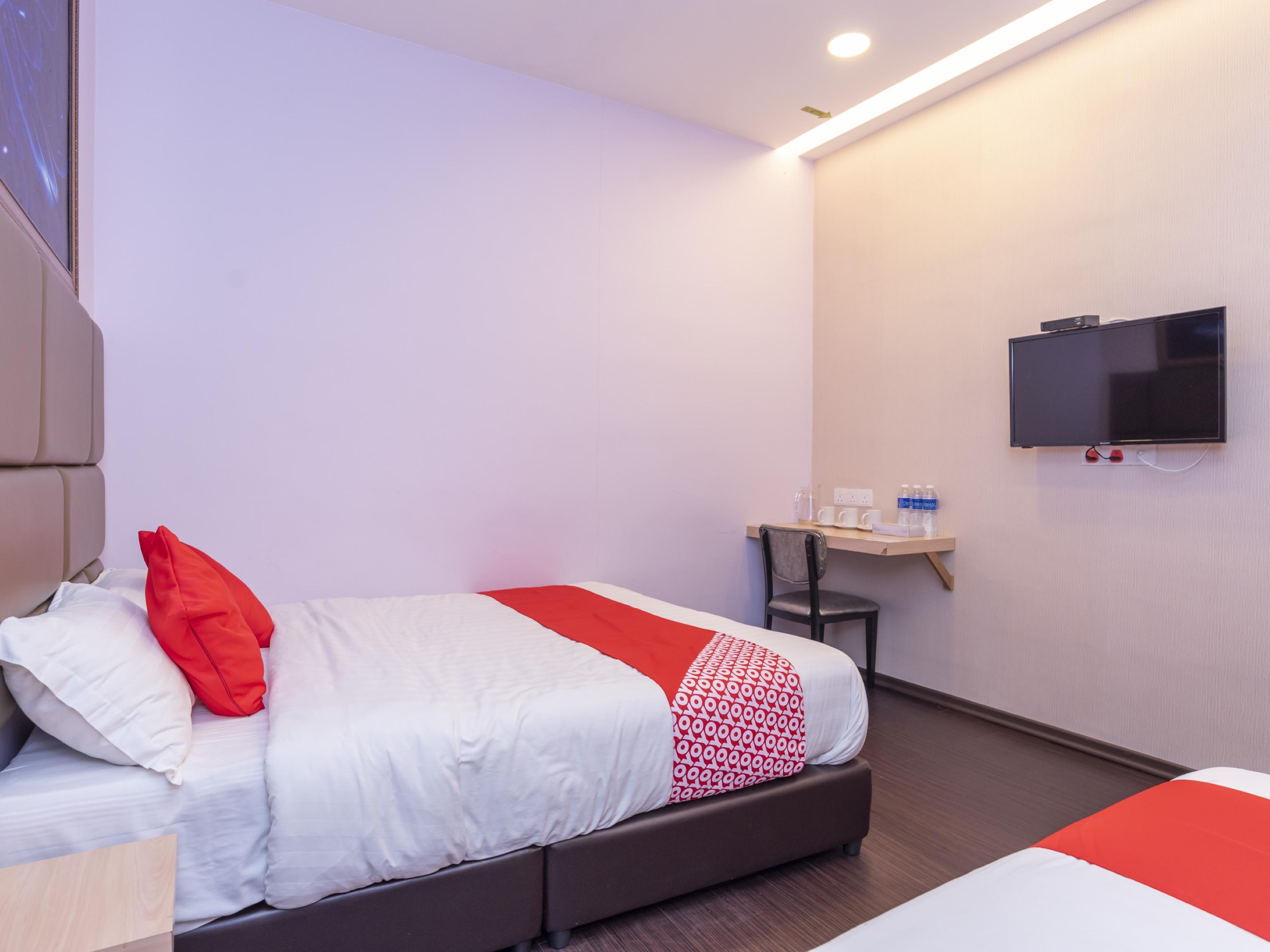 Zenz Hotel Kulai Exteriör bild