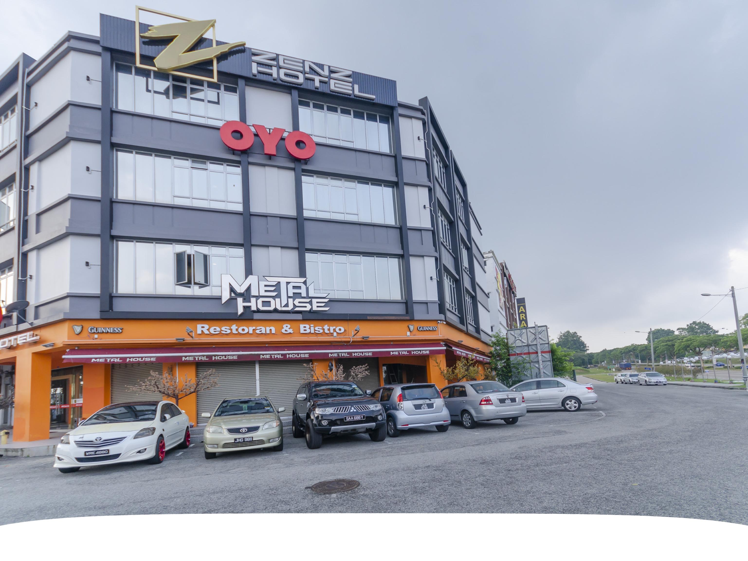 Zenz Hotel Kulai Exteriör bild