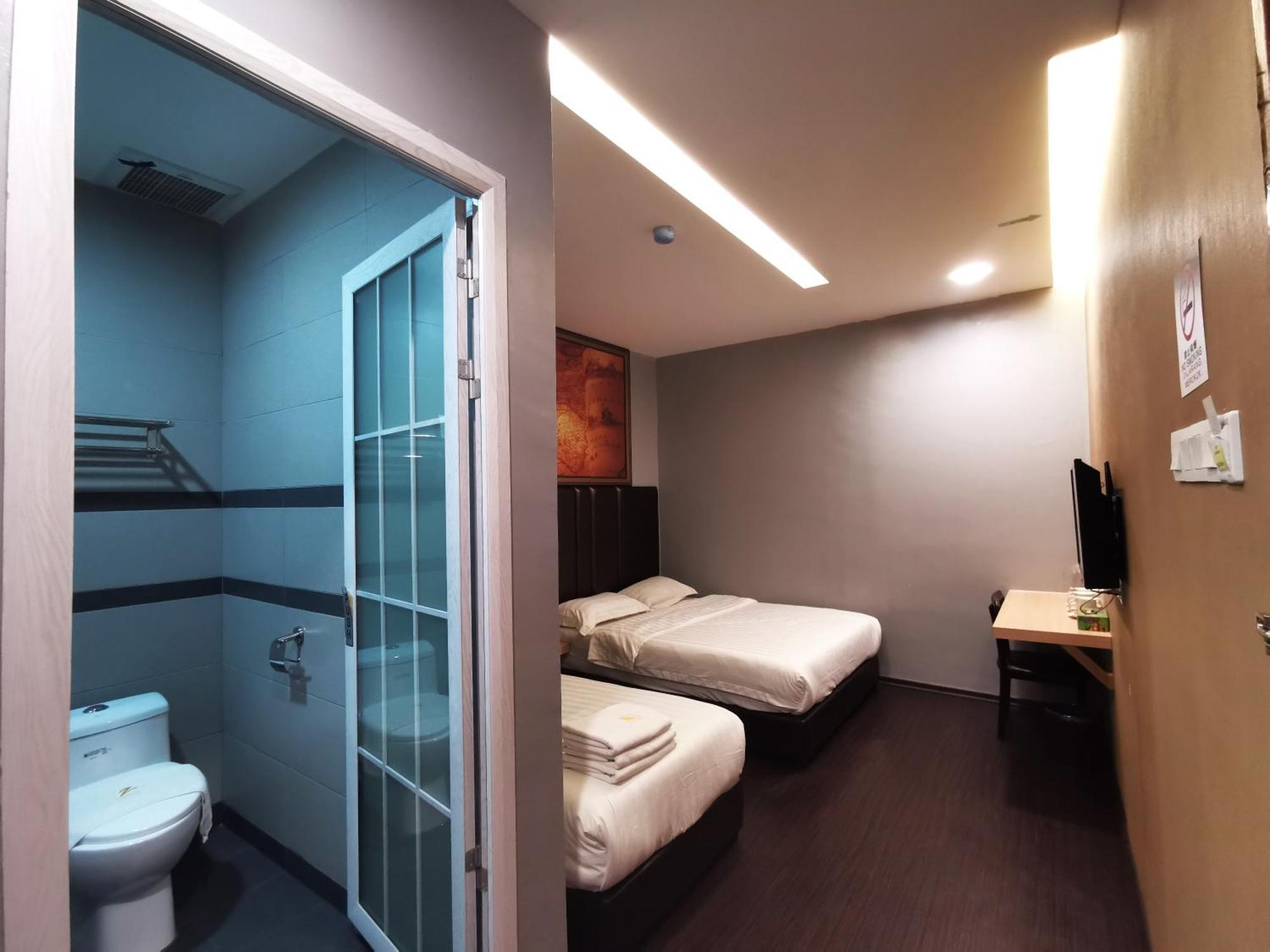 Zenz Hotel Kulai Exteriör bild