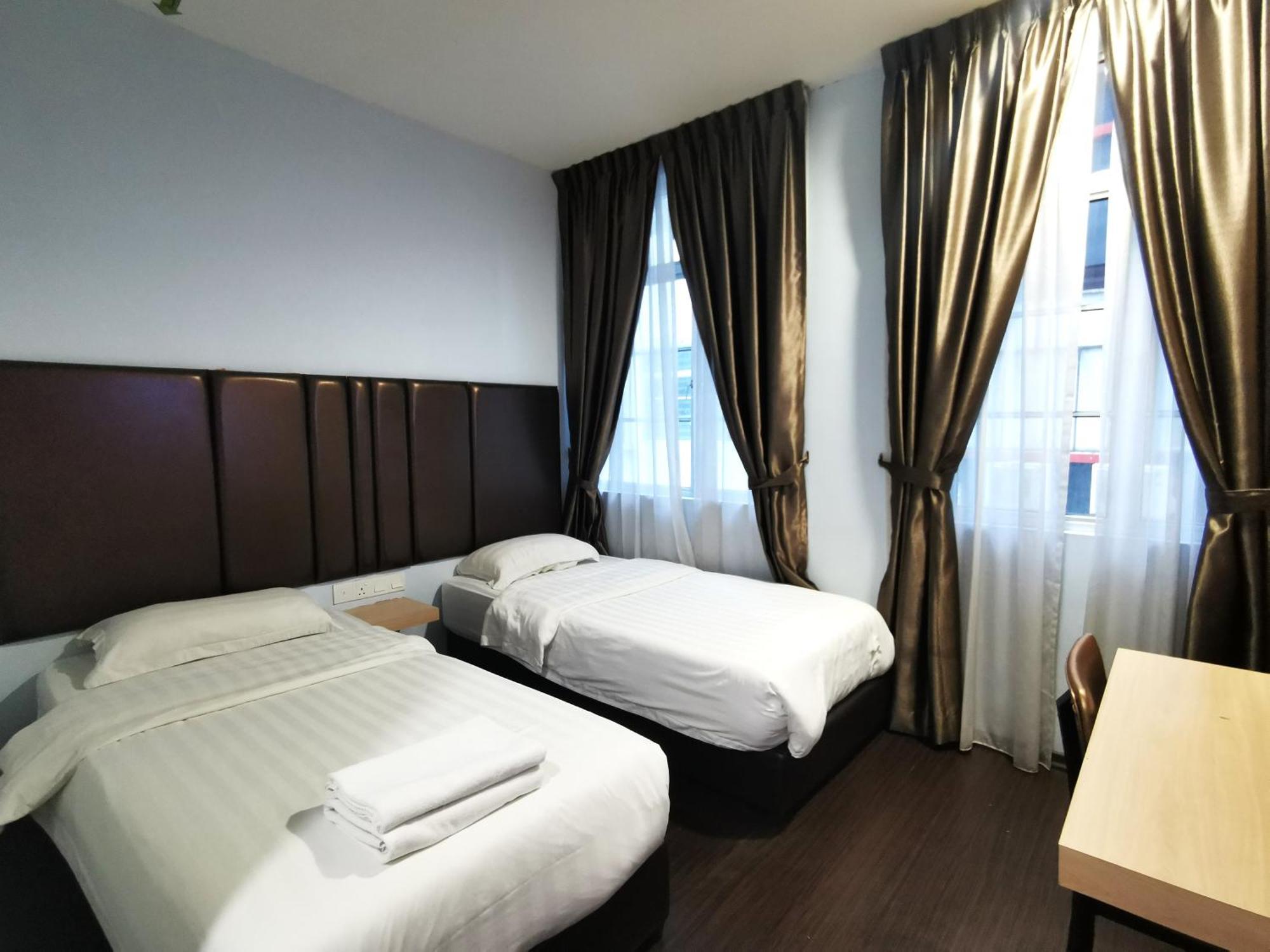 Zenz Hotel Kulai Exteriör bild