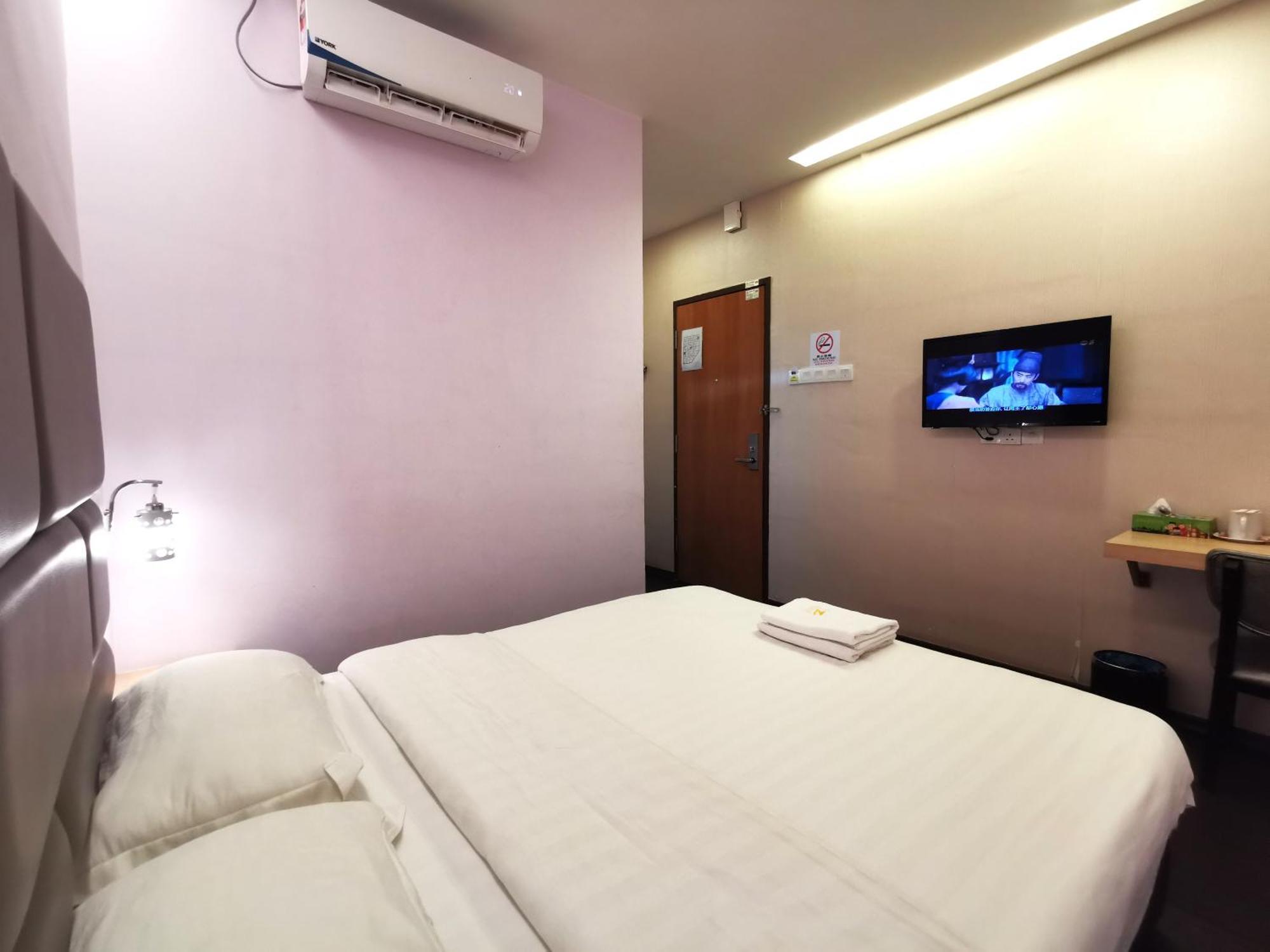 Zenz Hotel Kulai Exteriör bild