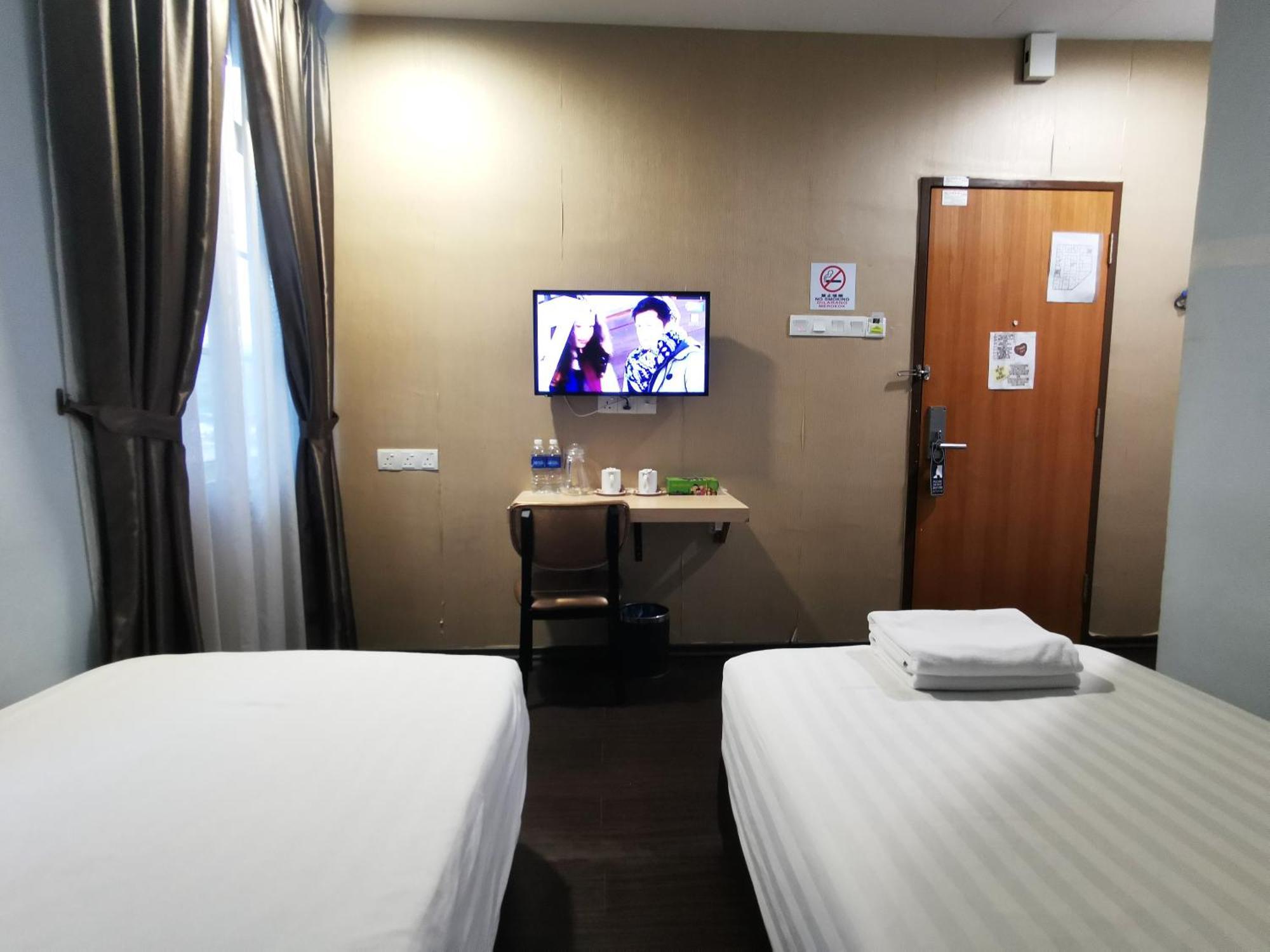 Zenz Hotel Kulai Exteriör bild