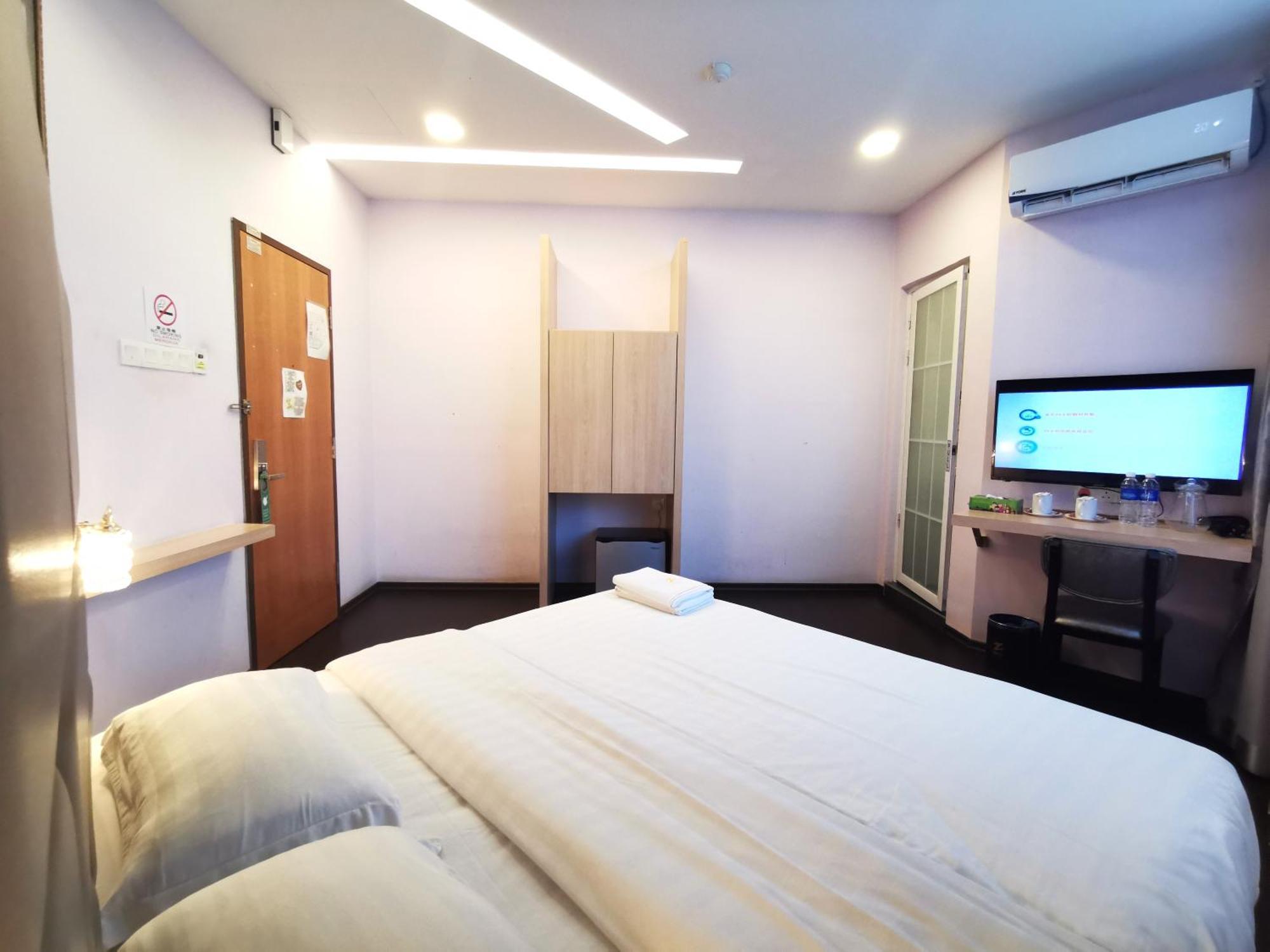 Zenz Hotel Kulai Exteriör bild