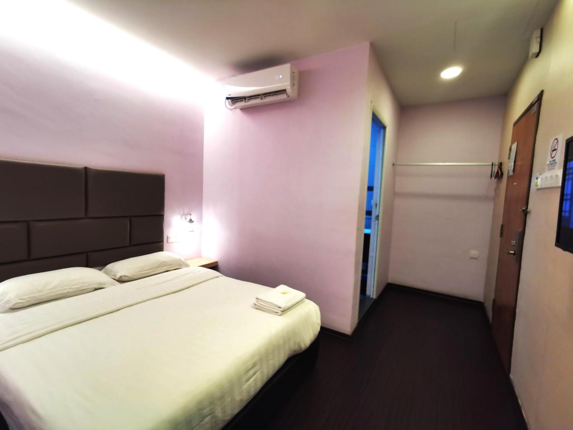 Zenz Hotel Kulai Exteriör bild