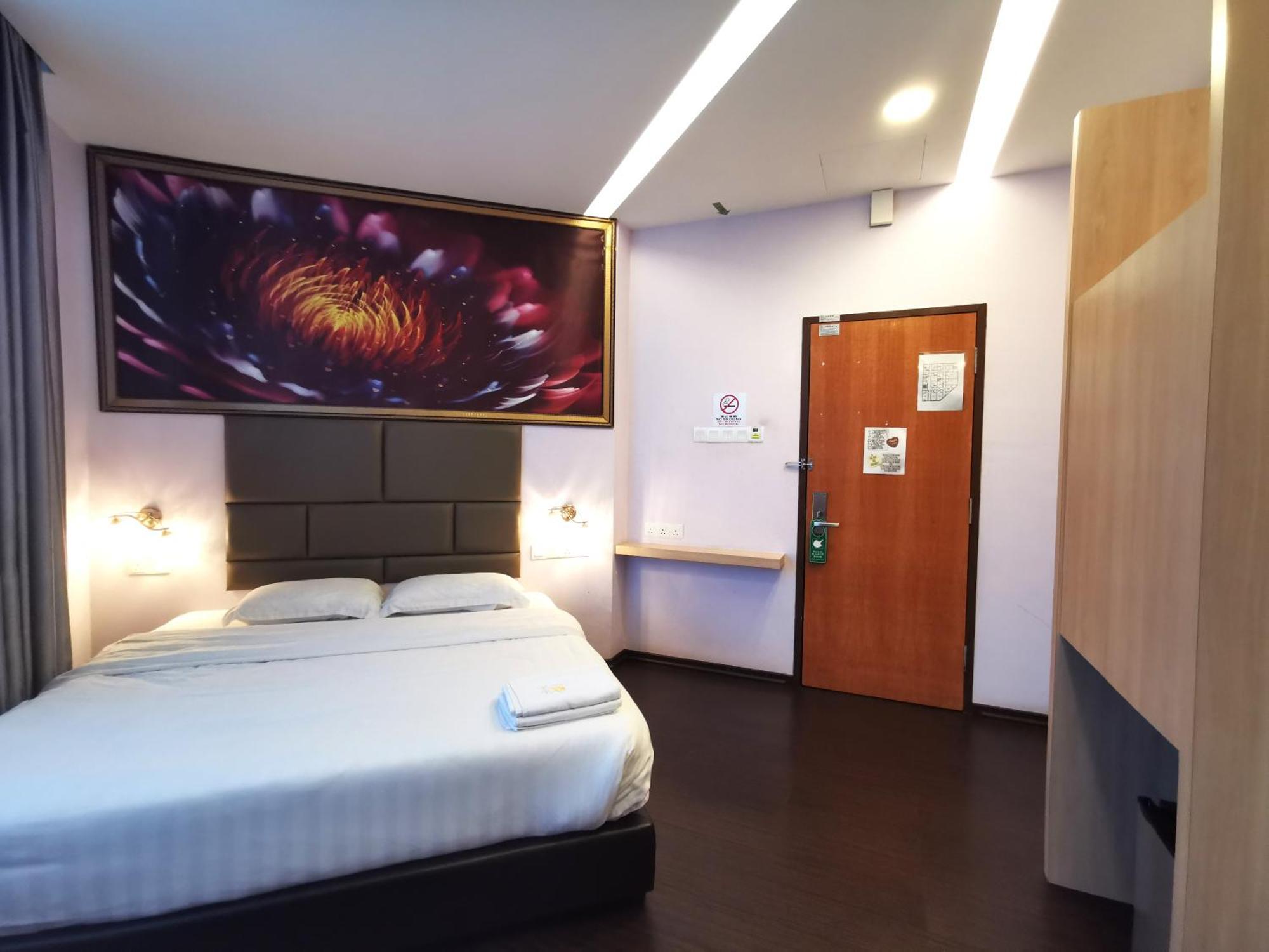 Zenz Hotel Kulai Exteriör bild